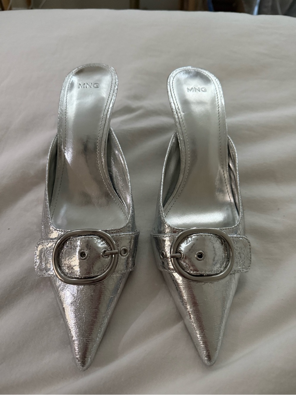 MANGO METALLIC HEELED SHOE WITH BUCKLE